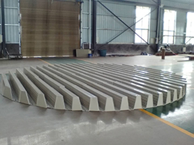 Fractionating tower internal assembly sequence